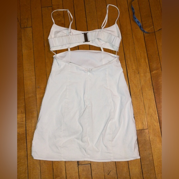 Underboob cutout mini dress - Picture 3 of 5